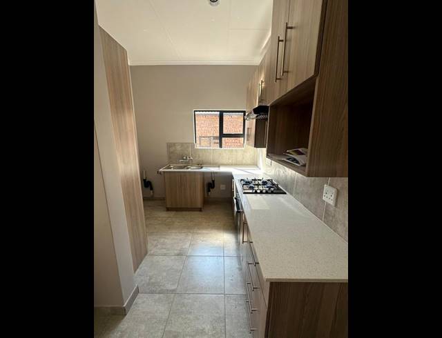 3 BEDROOM TOWNHOUSE FOR SALE IN WITBANK CENTRAL